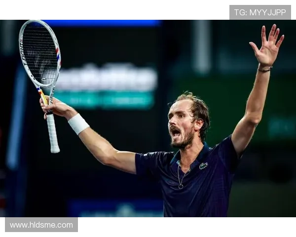 网球大师赛激战正酣 强势选手争夺年终总决赛资格